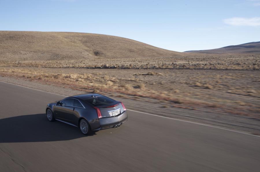  Cadillac CTS-V Coupe 2010 года  (фото 289 из 315)